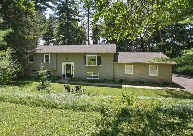 1st image of 291 Pinetree Dr, Granville, OH 43023 | MLS# 226009928