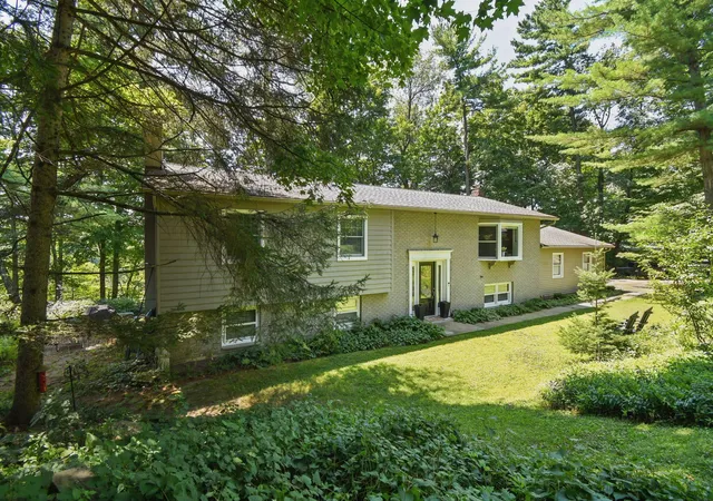 2nd image of 291 Pinetree Dr, Granville, OH 43023 | MLS# 226009928