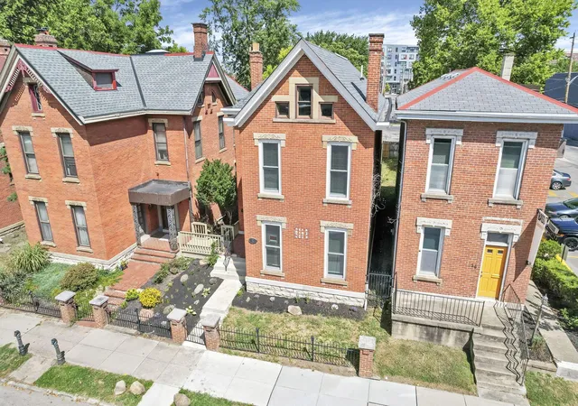 Homes for sale in Columbus, OH | 42 King Ave, Columbus, OH 43201 | MLS# 226009403