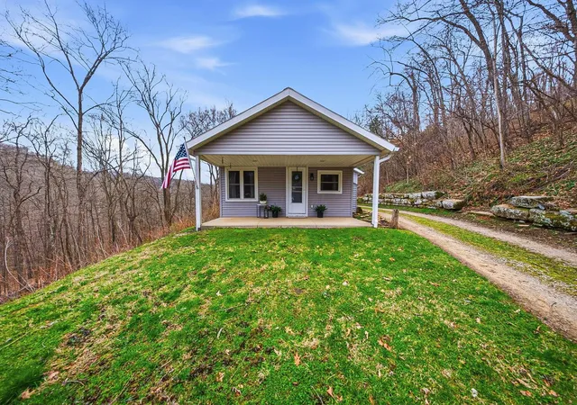 Homes for sale in Glenmont, OH | 3535 Township Rd 29, Glenmont, OH 44628 | MLS# 226009901