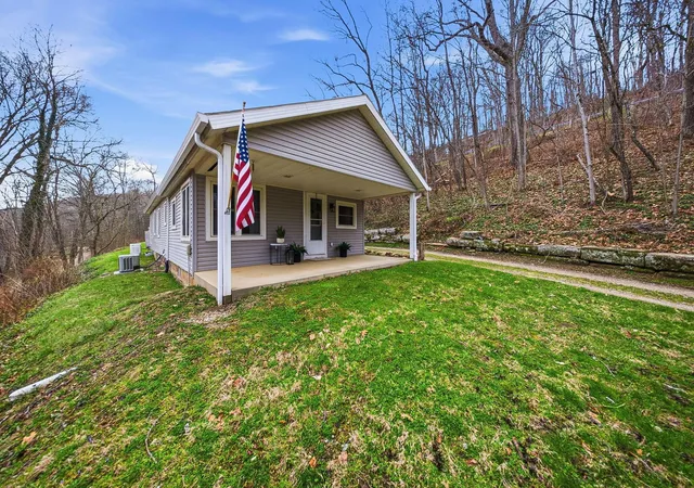 Homes for sale in Glenmont, OH | 3535 Township Rd 29, Glenmont, OH 44628 | MLS# 226009901
