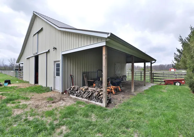 3rd image of 2313 Horseshoe Rd, Delaware, OH 43015 | MLS# 226009544