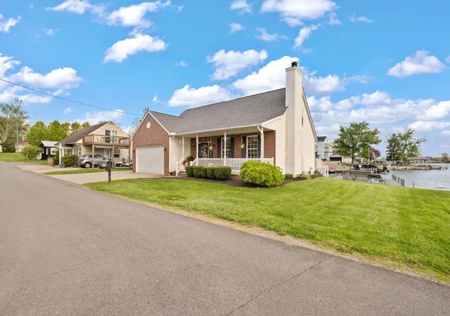 Homes for sale in Thornville, OH | 16 Logan St, Thornville, OH 43076 | MLS# 226009452