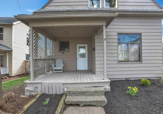 Homes for sale in Newark, OH | 44 Bowers Ave, Newark, OH 43055 | MLS# 226010148