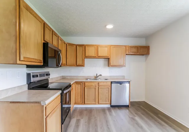 Photo 3 of Sale Pending at 4541 Parkwick Dr, Columbus, OH 43228 | MLS# 226015266 | Listing updated on 2026-07-10