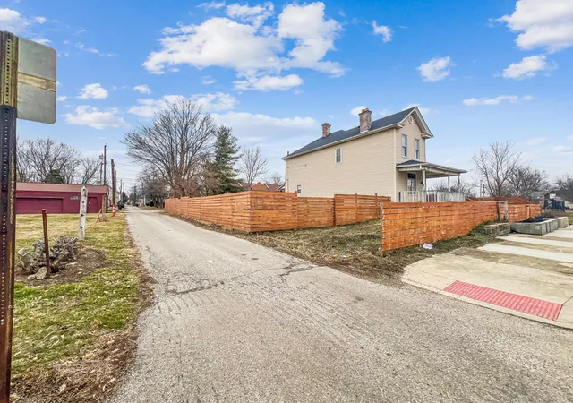 8th image of 296 E Innis Ave, Columbus, OH 43207 | MLS# 226009791