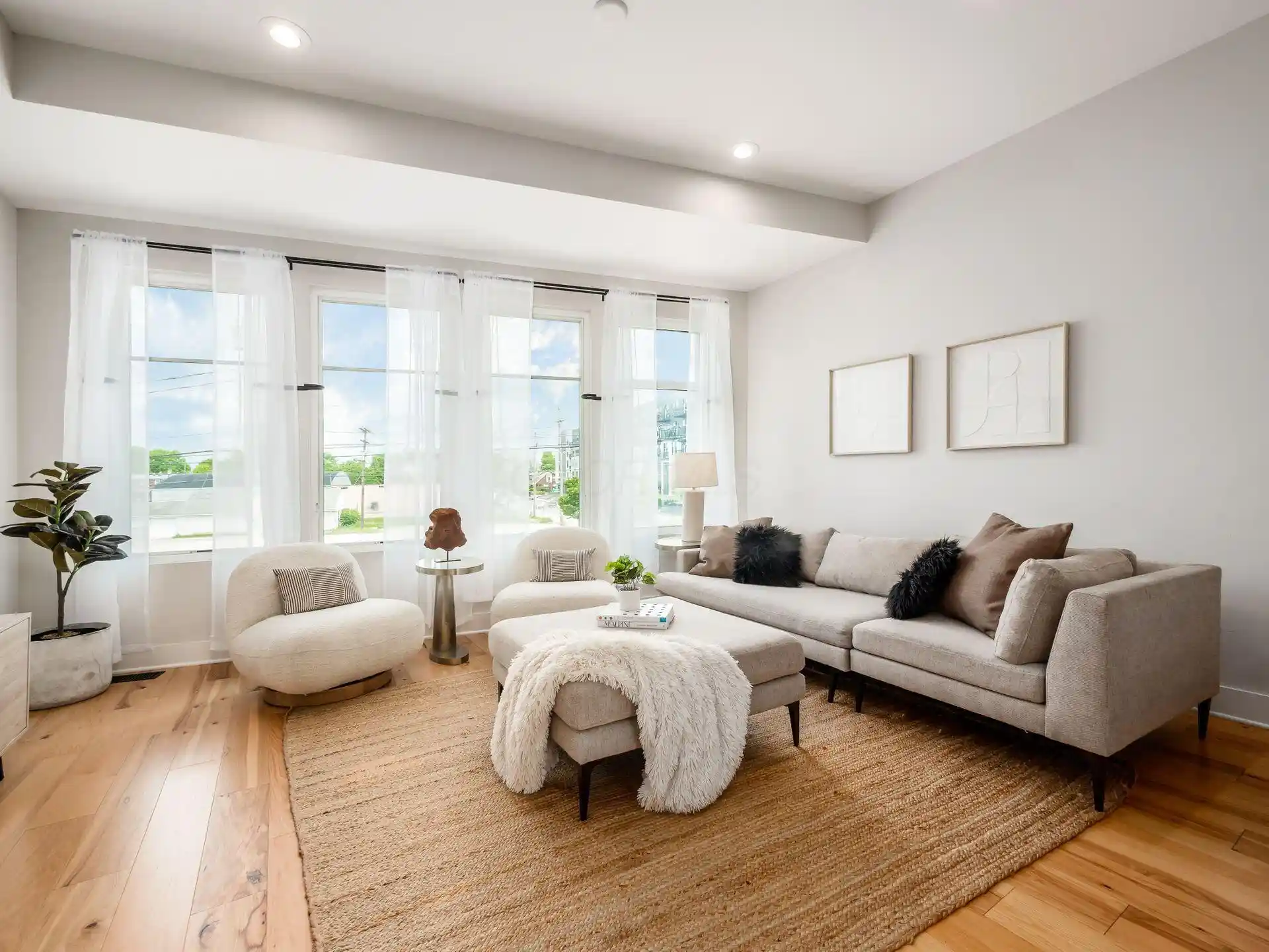 Listing Photo 1 - Condo for sale in 201 E 5Th Ave located at 201 E 5Th Ave, Columbus, OH 43201 - Unit #201