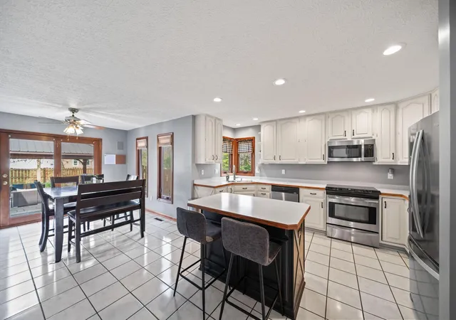 4th image of 4581 Bent Creek Pl, Grove City, OH 43123 | MLS# 226011303