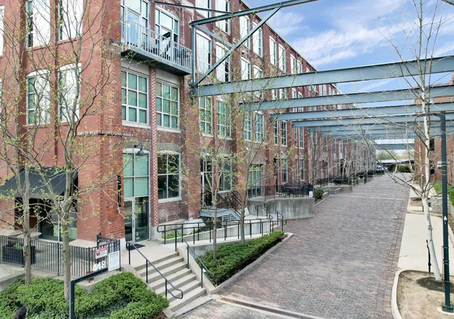 3rd image of 448 W Nationwide Blvd #303, Columbus, OH 43215 | MLS# 226010854