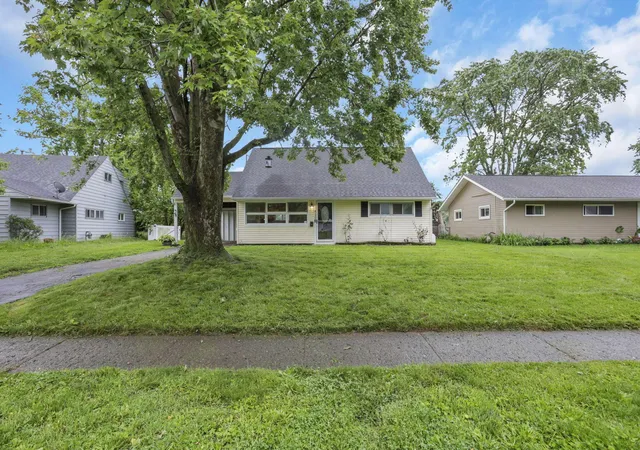 Photo 2 of Single family home for sale at 4139 Virginia Cir E, Columbus, OH 43213 | MLS# 226018847 | Listing updated on 2026-07-28
