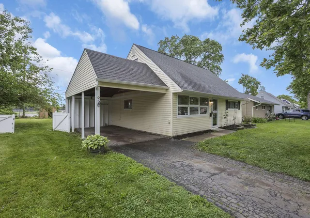 Photo 3 of Single family home for sale at 4139 Virginia Cir E, Columbus, OH 43213 | MLS# 226018847 | Listing updated on 2026-07-28