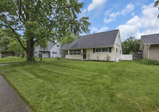 Photo 3 of Single family home for sale at 4139 Virginia Cir E, Columbus, OH 43213 | MLS# 226018847 | Listing updated on 2026-07-28