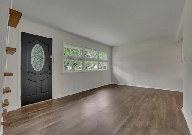 Photo 4 of Single family home for sale at 4139 Virginia Cir E, Columbus, OH 43213 | MLS# 226018847 | Listing updated on 2026-07-28