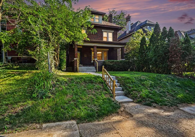 3rd image of 347 E 12Th Ave, Columbus, OH 43201 | MLS# 226010996