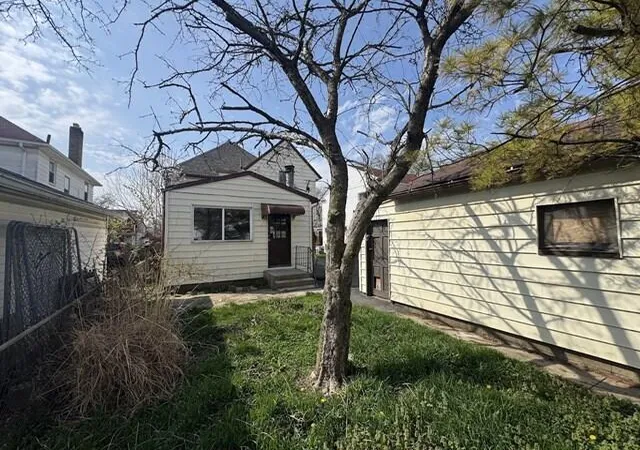 2nd image of 684 Wiltshire Rd, Columbus, OH 43204 | MLS# 226010211