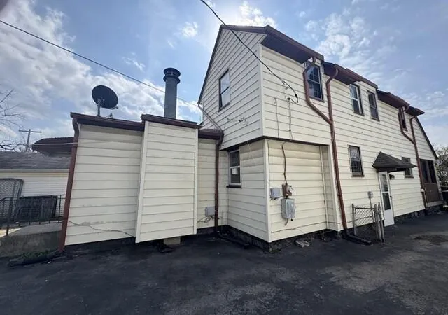 3rd image of 684 Wiltshire Rd, Columbus, OH 43204 | MLS# 226010211