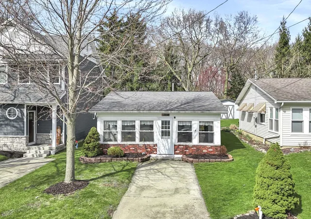 Homes for sale in Marblehead, OH | 2548 Bay Vista Dr, Marblehead, OH 43440 | MLS# 226010565