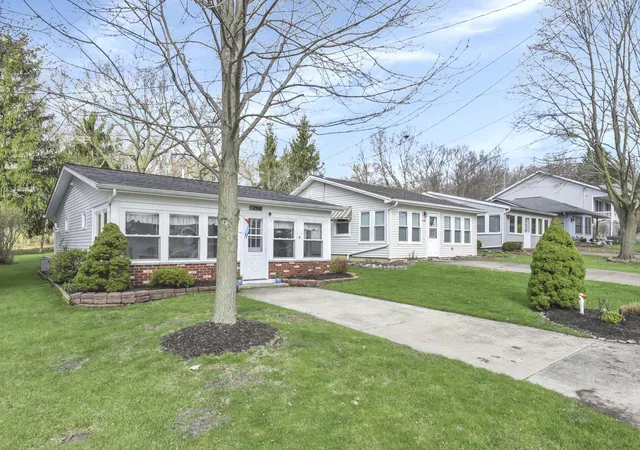 Homes for sale in Marblehead, OH | 2548 Bay Vista Dr, Marblehead, OH 43440 | MLS# 226010565