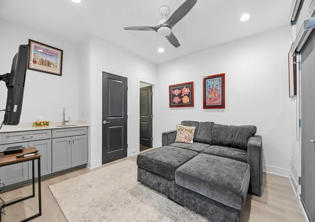 4th image of 1190 N Grant Ave #A, Columbus, OH 43201 | MLS# 226010487