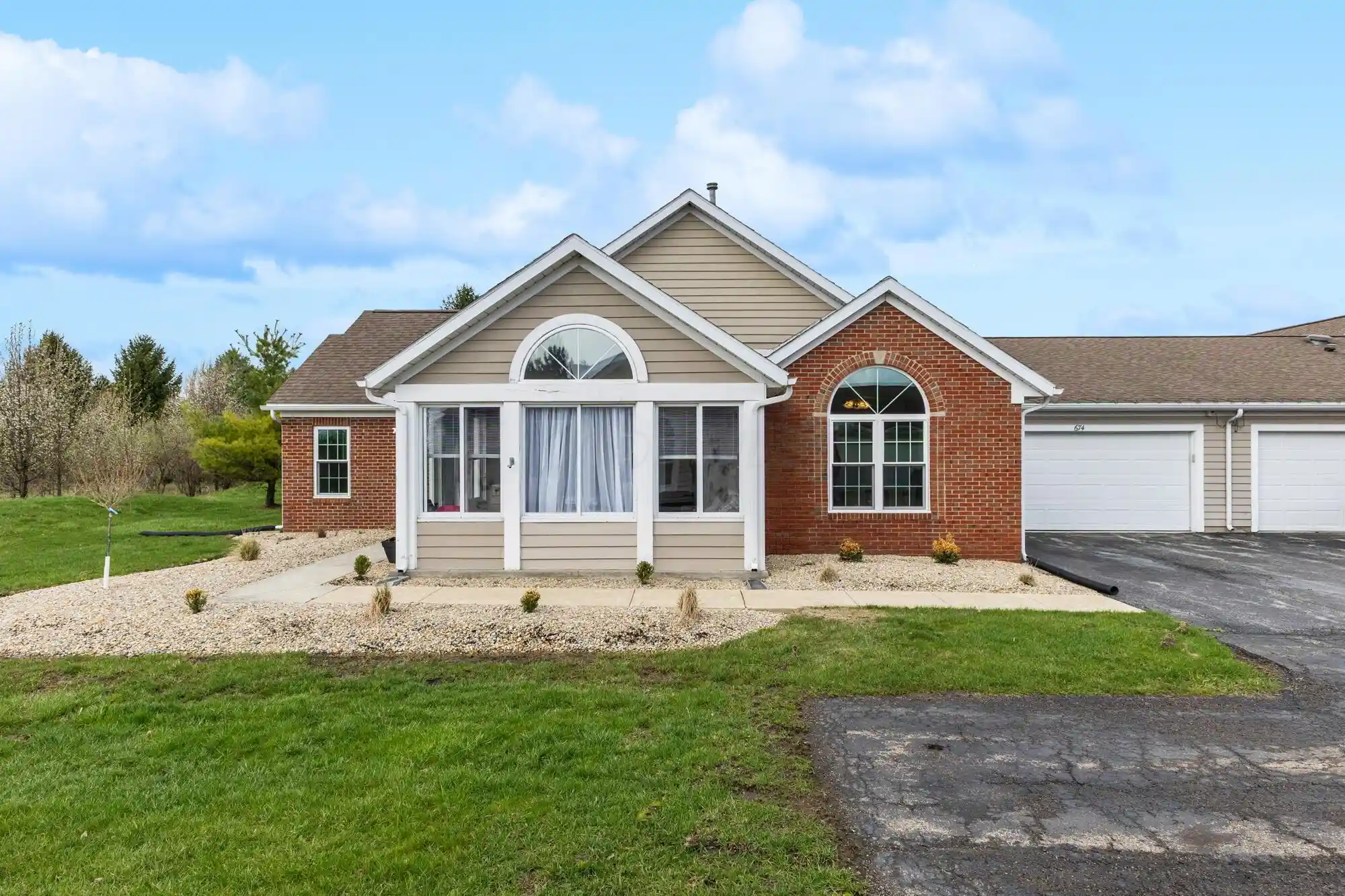 Listing Photo 1 - Condo for sale in 674 Hampton Woods Dr located at 674 Hampton Woods Dr, Marion, OH 43302 - Unit 674 Hampton Woods Dr