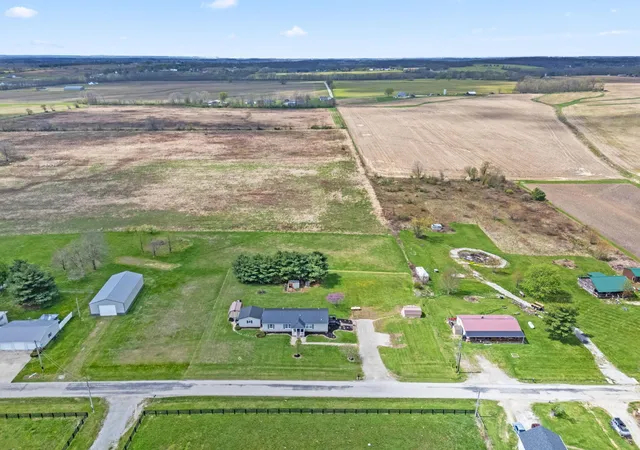 Homes for sale in Circleville, OH | 29521 Kime Holderman Rd, Circleville, OH 43113 | MLS# 226011685
