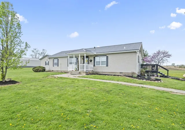 Homes for sale in Circleville, OH | 29521 Kime-Holderman Rd, Circleville, OH 43113 | MLS# 226011685