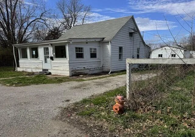 3rd image of 256 Loxley Dr, Columbus, OH 43207 | MLS# 226010398