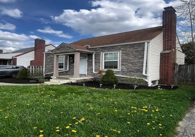 Photo 2 of Single family home for sale at 904 Binns Blvd, Columbus, OH 43204 | MLS# 226010440 | Listing updated on 2026-10-06