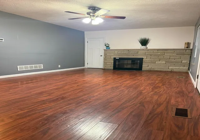 Photo 4 of Single family home for sale at 904 Binns Blvd, Columbus, OH 43204 | MLS# 226010440 | Listing updated on 2026-10-06