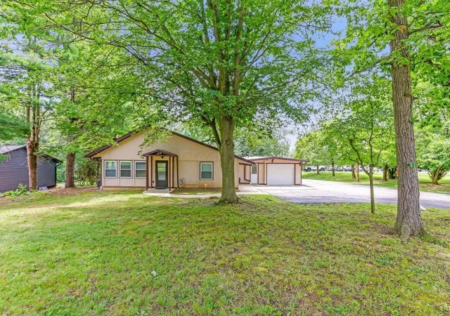 1st image of 610 Military Rd, Zanesville, OH 43701 | MLS# 226010462