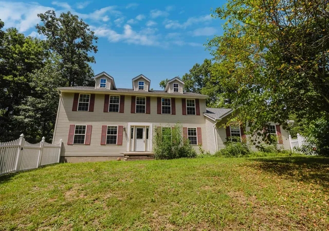 Homes for sale in Rockbridge, OH | 24646 Woltz Rd, Rockbridge, OH 43149 | MLS# 226010552