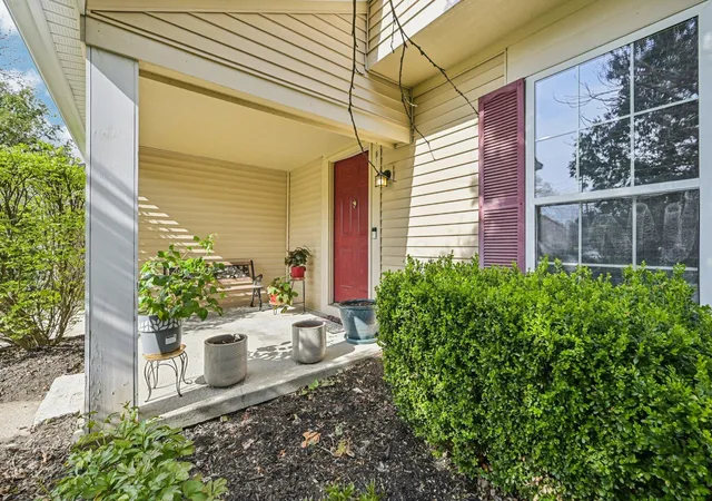 Homes for sale in Dublin, OH | 6841 Riverside Glen Ct, Dublin, OH 43017 | MLS# 226012189