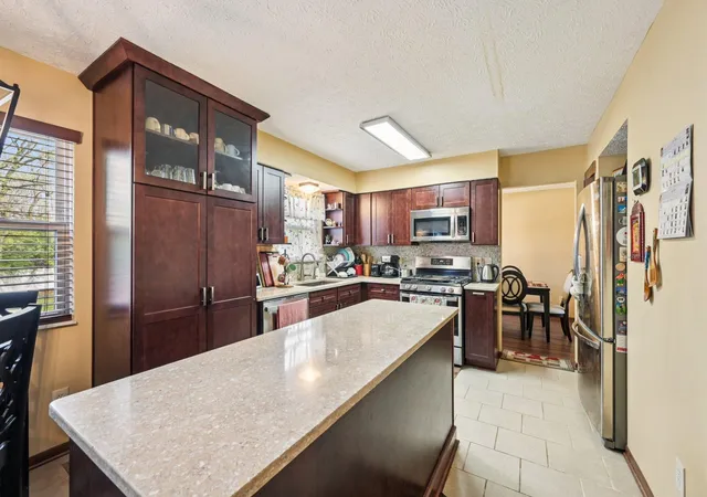 Homes for sale in Dublin, OH | 6841 Riverside Glen Ct, Dublin, OH 43017 | MLS# 226012189