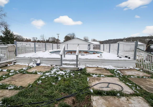 Homes for sale in Syracuse, OH | 2101 W College Rd, Syracuse, OH 45779 | MLS# 226010672