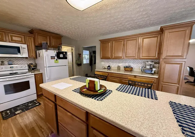 Photo 5 of Single family home for sale at 8395 Township Rd 390, Corning, OH 43730 | MLS# 226010728 | Listing updated on 2026-07-29