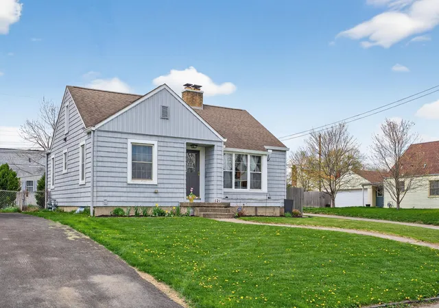 Homes for sale in Columbus, OH | 121 S Southampton Ave, Columbus, OH 43204 | MLS# 226010859