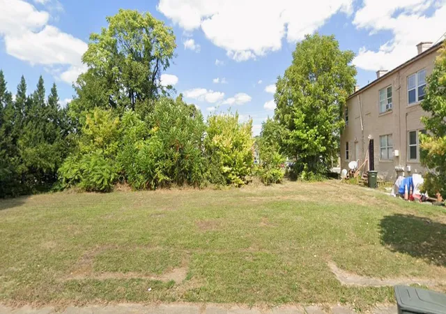 Photo 3 of Townhouse for sale at 407 Oakwood Ave, Columbus, OH 43205 | MLS# 226010802 | Listing updated on 2026-07-29