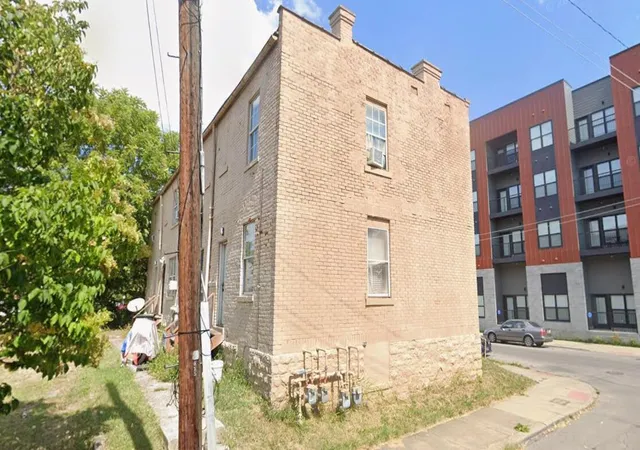 Photo 4 of Townhouse for sale at 407 Oakwood Ave, Columbus, OH 43205 | MLS# 226010802 | Listing updated on 2026-07-29