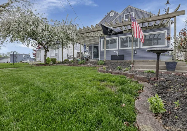 Homes for sale in Hebron, OH | 356 Lakeshore Dr W, Hebron, OH 43025 | MLS# 226010873