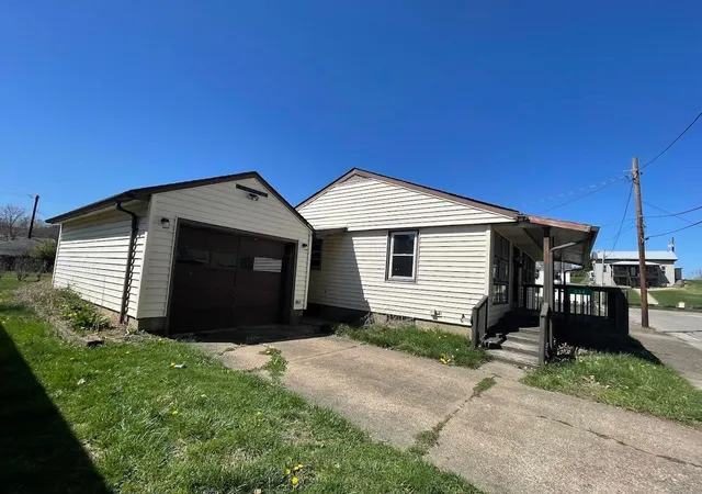 Homes for sale in Newcomerstown, OH | 234 N Bridge St, Newcomerstown, OH 43832 | MLS# 226010836