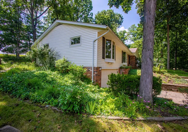 Single family home for sale at 445 S Countryside Dr, Ashland, OH 44805 | MLS# 226011206 | Listing updated on 2026-09-23