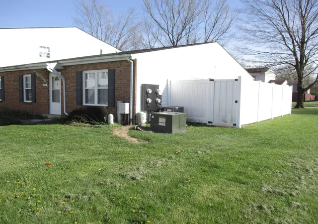 3rd image of 3545 Broadleaf Ln, Columbus, OH 43224 | MLS# 226011134
