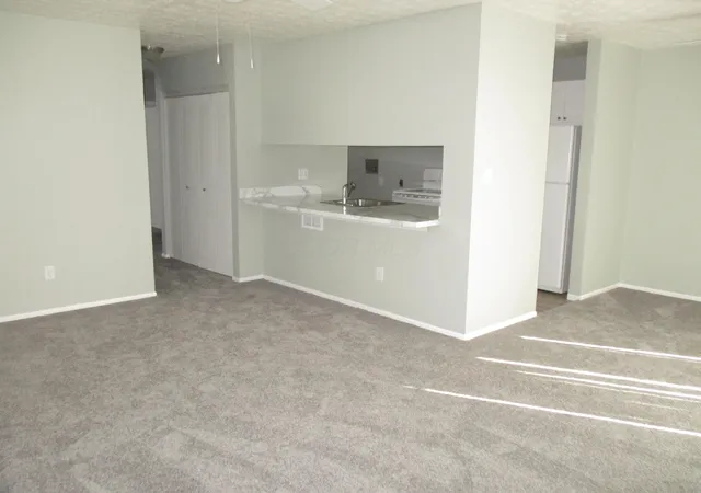 5th image of 3545 Broadleaf Ln, Columbus, OH 43224 | MLS# 226011134