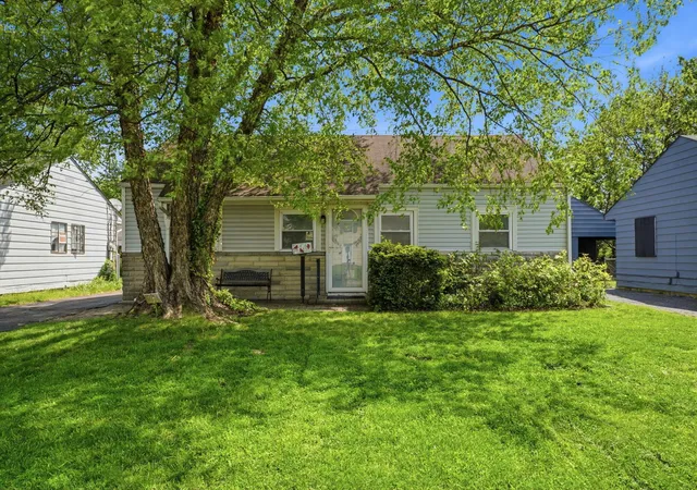 Homes for sale in Columbus, OH | 1074 S James Rd, Columbus, OH 43227 | MLS# 226011346