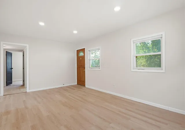 Homes for sale in Columbus, OH | 1074 S James Rd, Columbus, OH 43227 | MLS# 226011346