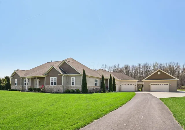 Homes for sale in Johnstown, OH | 15340 Robins Rd, Johnstown, OH 43031 | MLS# 226011405