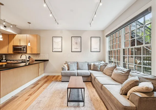 4th image of 282 E Gay St, Columbus, OH 43215