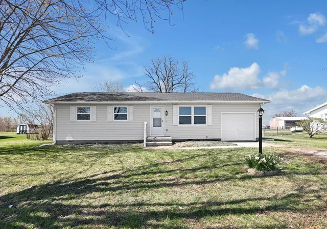 Homes for sale in Washington Court House, OH | 2489 State Route 38 Ne, Washington Court House, OH 43160 | MLS# 226011574