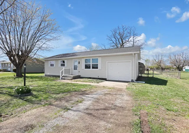 Homes for sale in Washington Court House, OH | 2489 State Route 38 Ne, Washington Court House, OH 43160 | MLS# 226011574