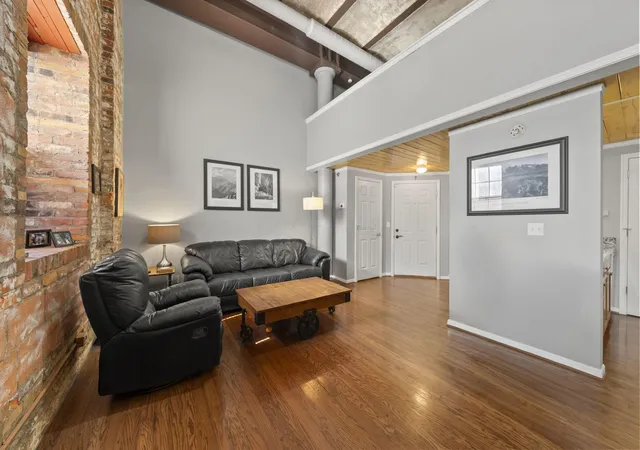 3rd image of 544 S Front St #115, Columbus, OH 43215 | MLS# 226014851